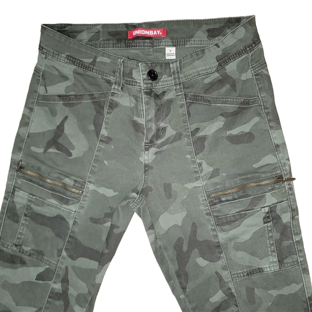 UNIONBAY Green Camouflage Trousers